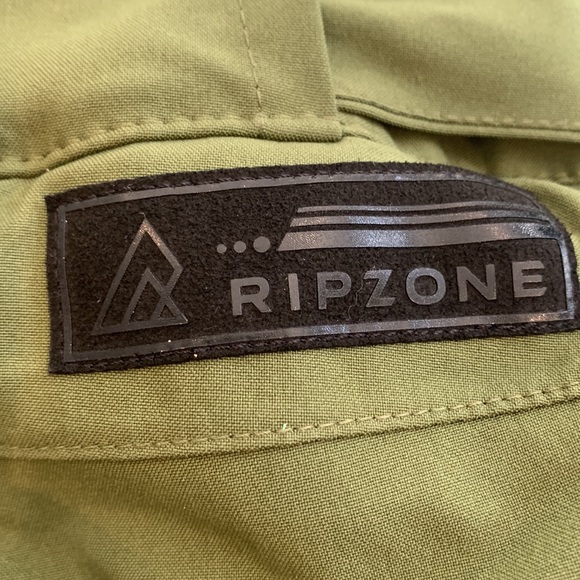 Boys green Ripzone snow pants. Size large - Picture 3 of 8
